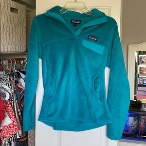 Teal Patagonia fuzzy sweatshirt